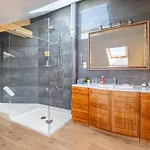 Marc's Flat - Calm & Cosy Homestay szállás *