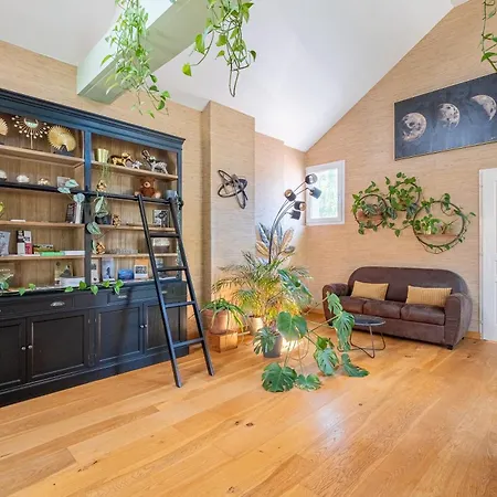 Marc's Flat - Calm & Cosy منزل للإقامة *